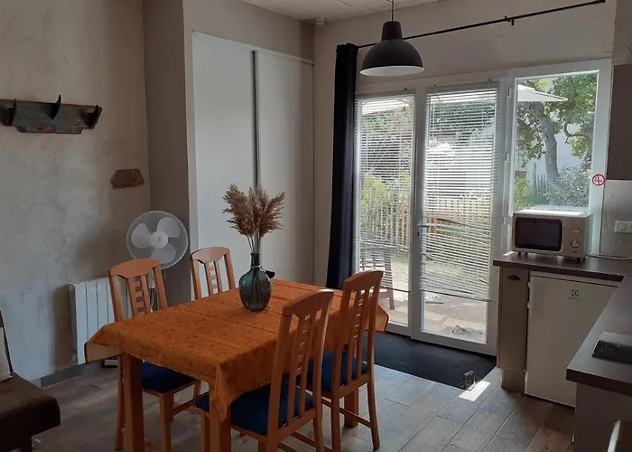 Maisonnette Proche De La